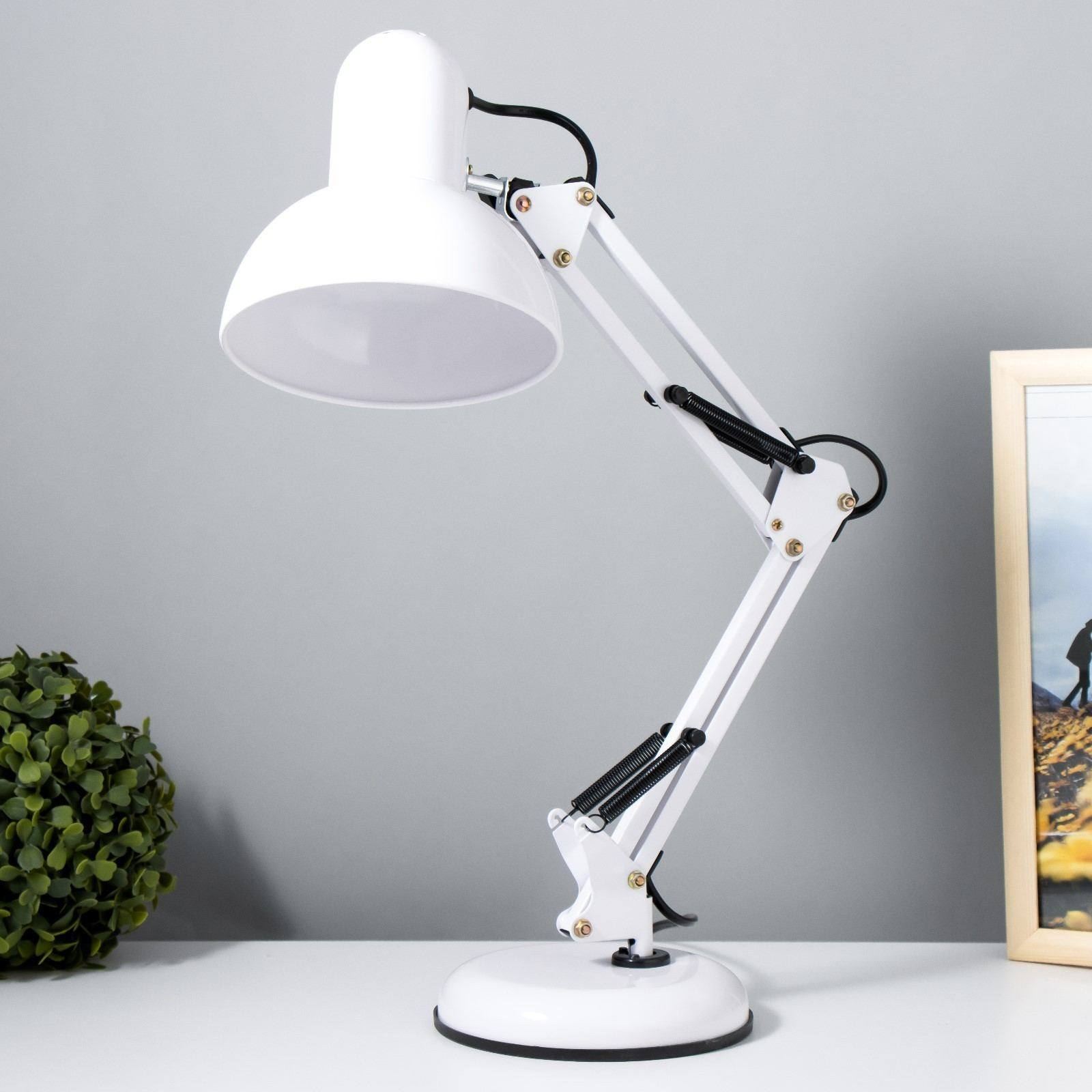 โคมไฟตั้งโต๊ะหรูหราพร้อมขาตั้งที่ปรับได้อิสระ
